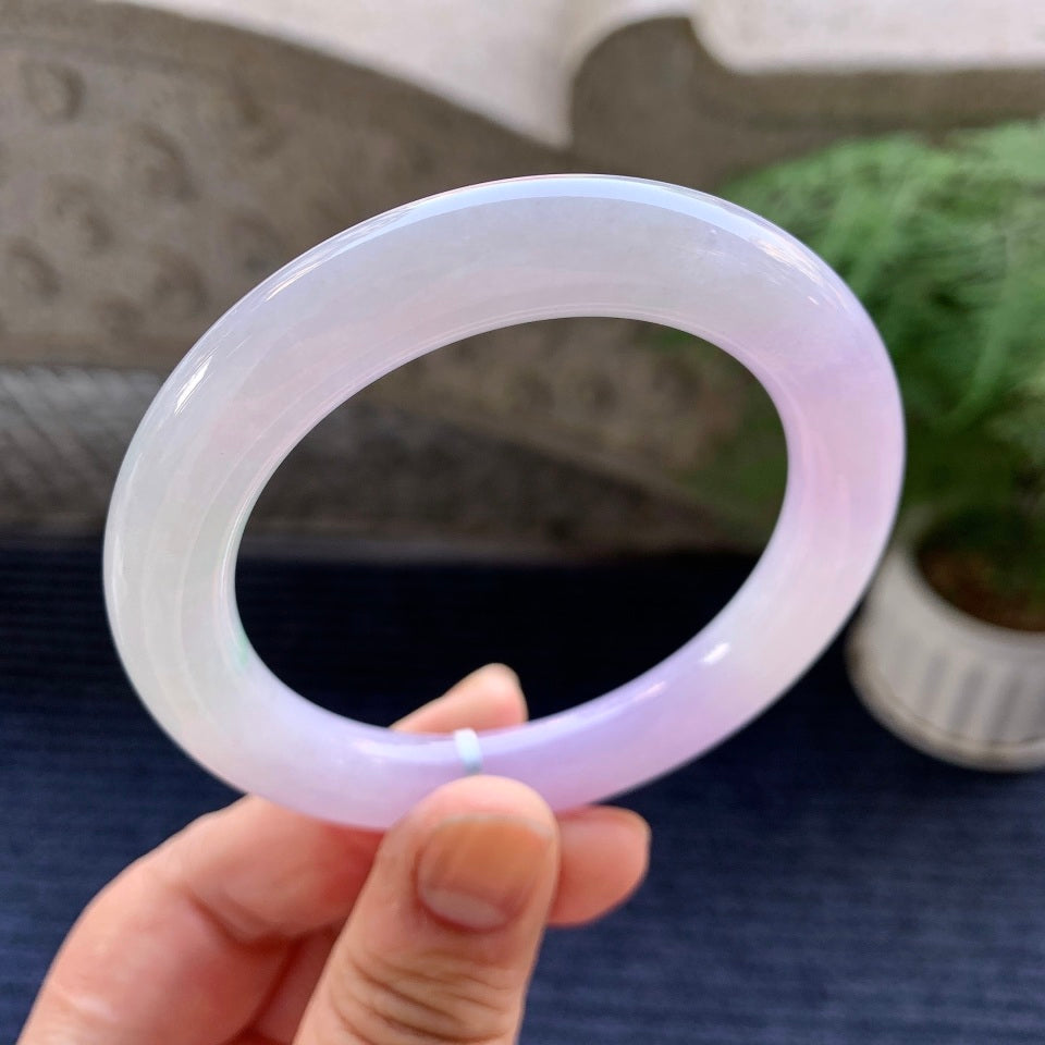 糯冰种紫罗兰飘绿花圆条手镯（55mm）（yc079318）