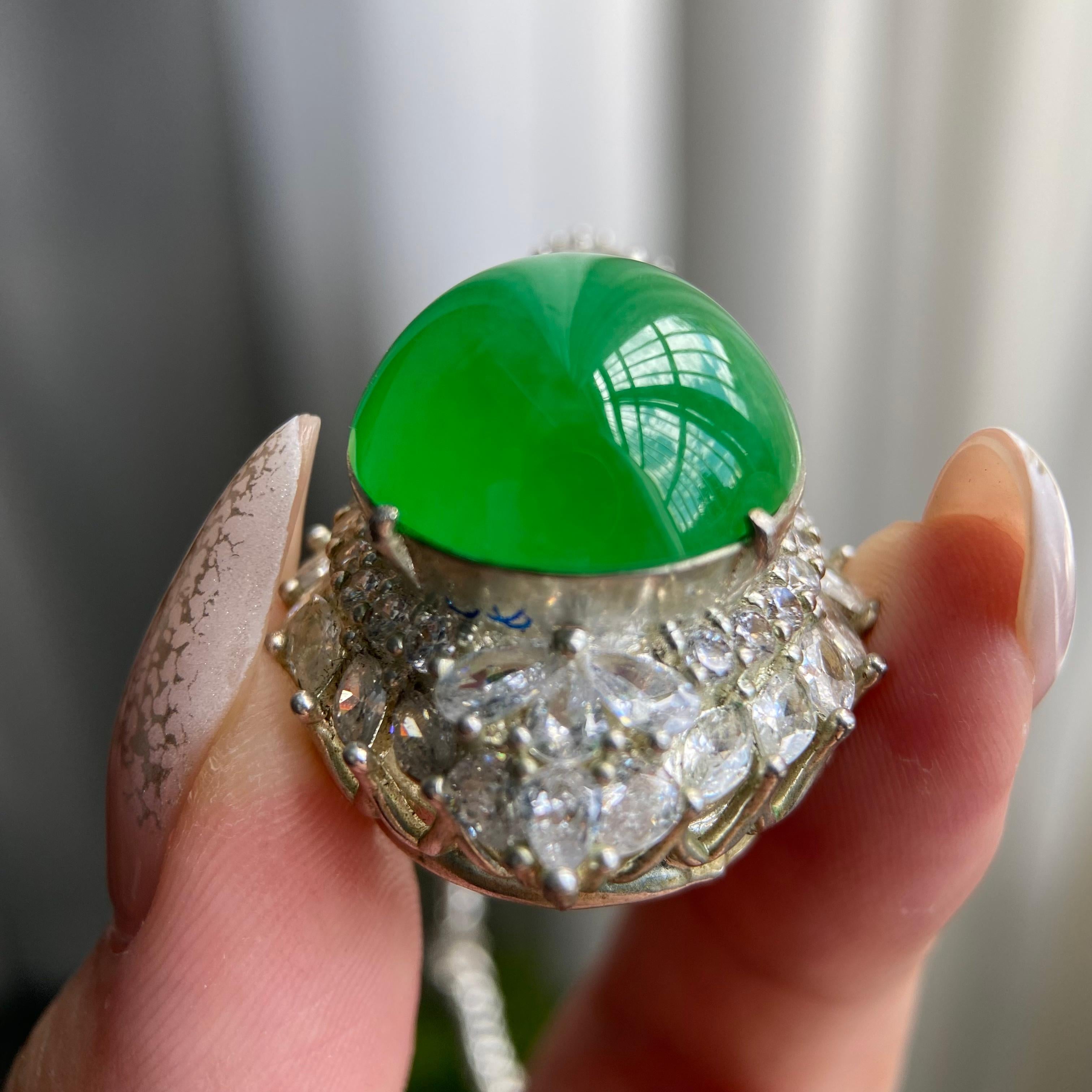 冰种阳绿鸽子蛋裸石（yc212939）