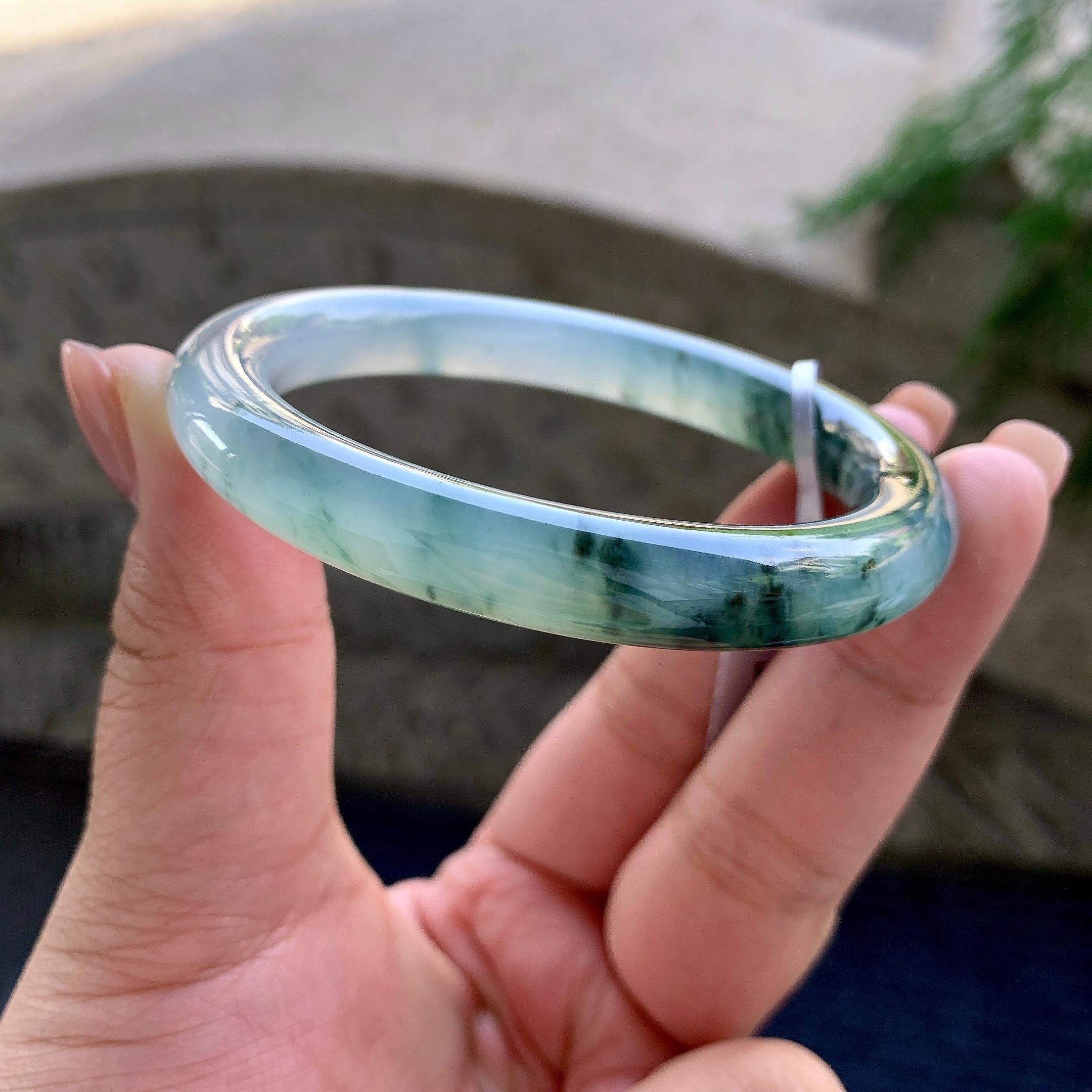 糯冰种飘蓝花贵妃手镯 55.5圈口 天然缅甸A货翡翠（yc498082）