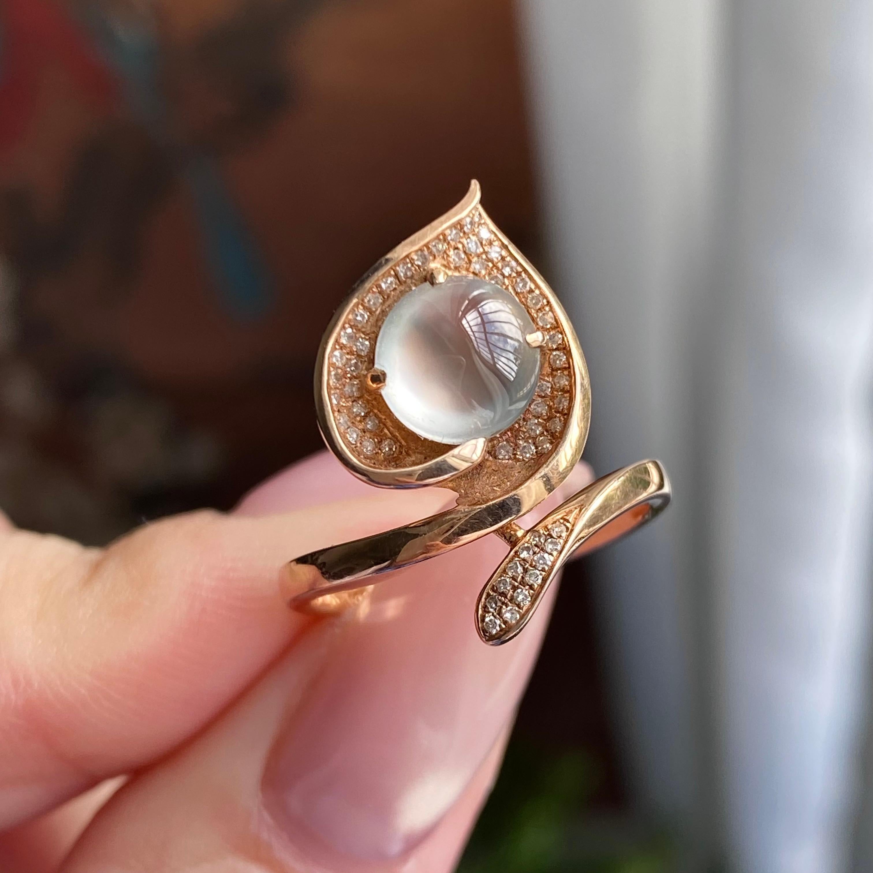 18k金钻镶冰玻种白月光蛋面戒指（yc235121）