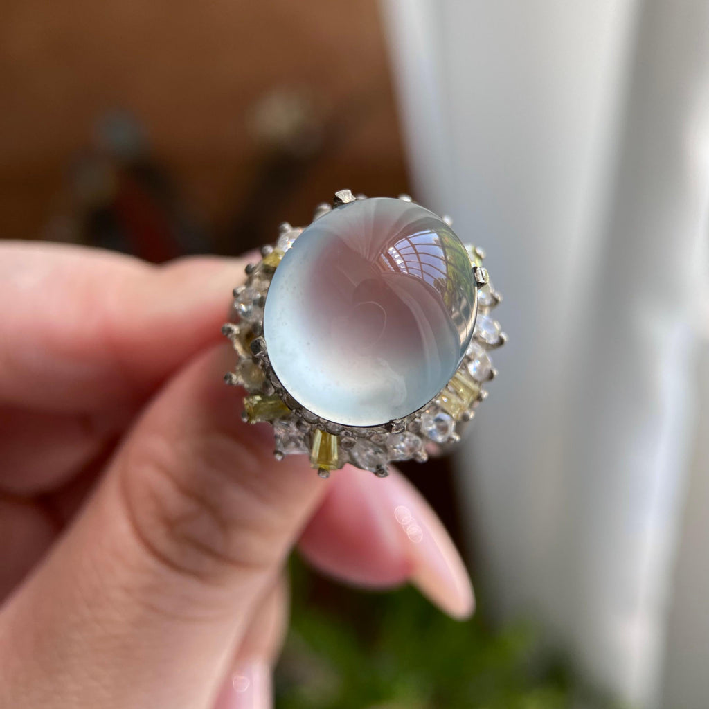 冰玻种淡蓝底椭圆戒面裸石（yc234397）