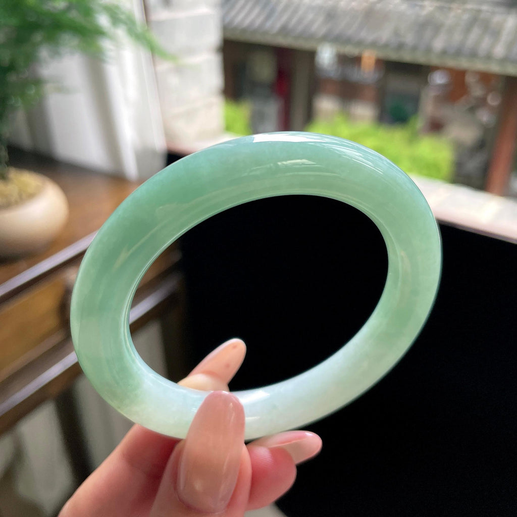 细糯种甜果绿半山水圆条 54.3圈 天然缅甸A货翡翠（yc696438）
