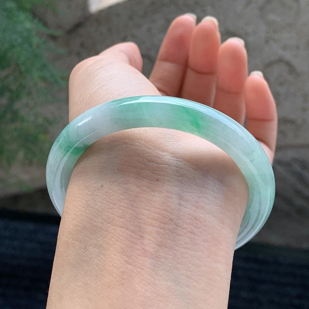 细糯种 飘绿圆条手镯 52.5圈 天然缅甸A货翡翠（yc699528）