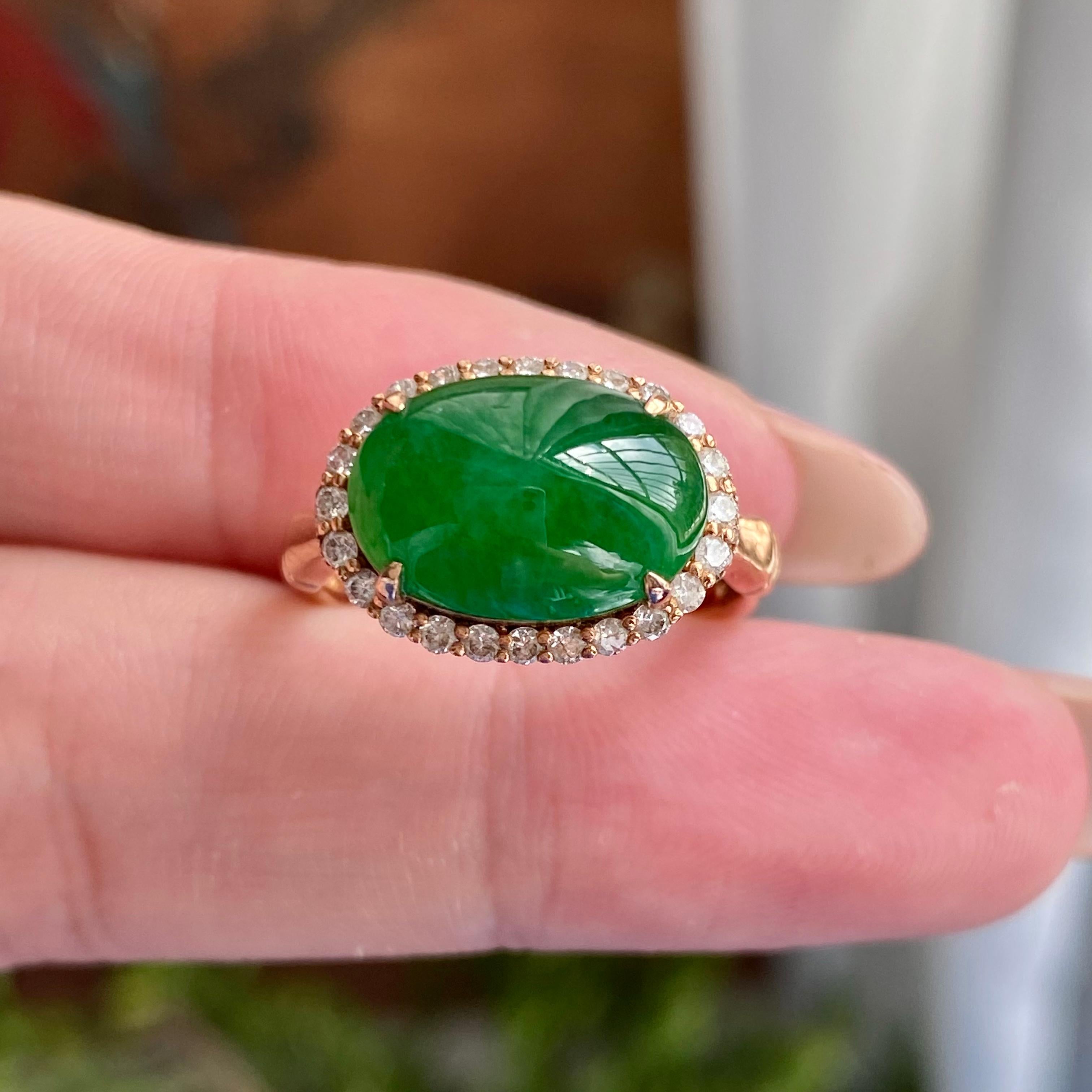 18k金钻镶细糯种阳绿椭圆蛋面戒指（yc235134）