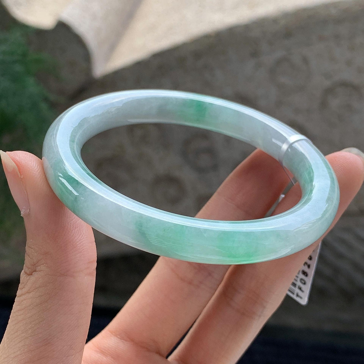 细糯种 飘绿圆条手镯 52.7圈 （yc699567）