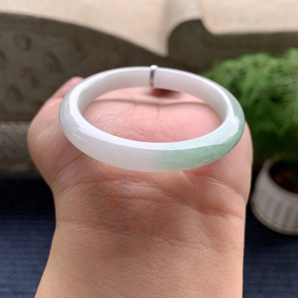 糯种带底色贵妃手镯（53mm）（yc081820）