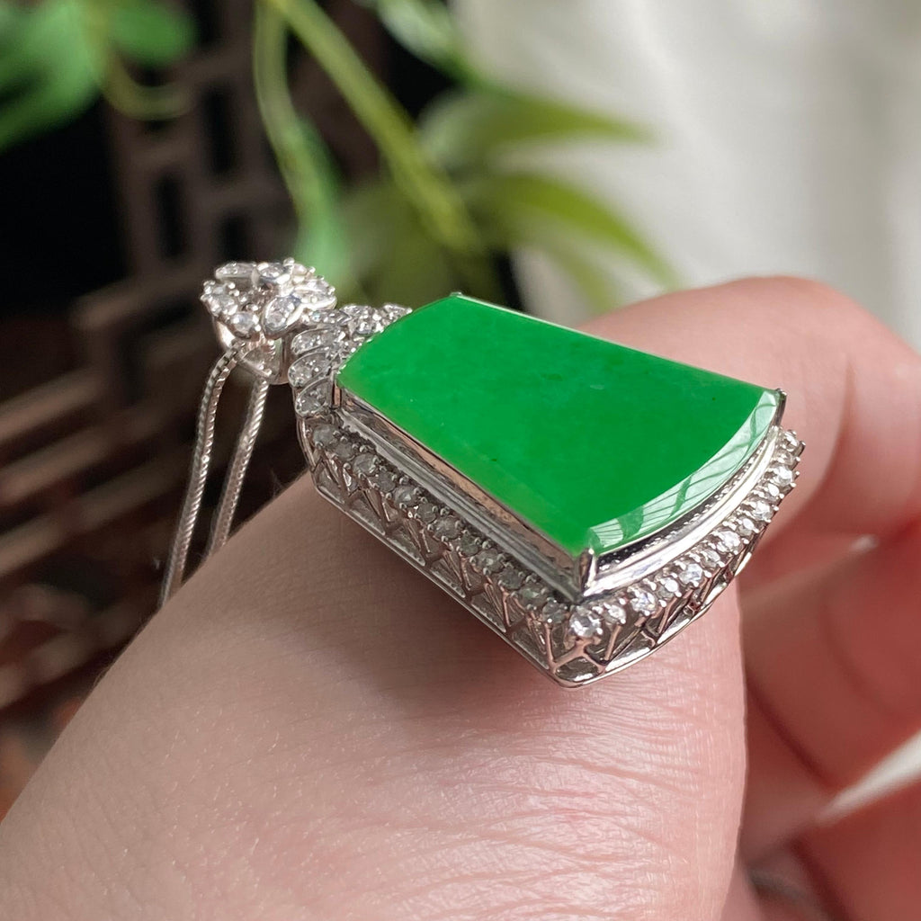 18k金钻镶冰种满绿无事牌吊坠（yc195123）