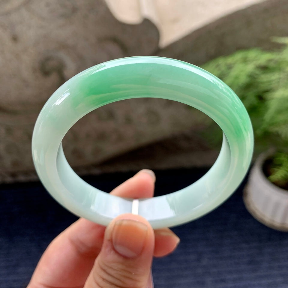 细糯种飘绿平安镯（55.7mm）（yc090499）