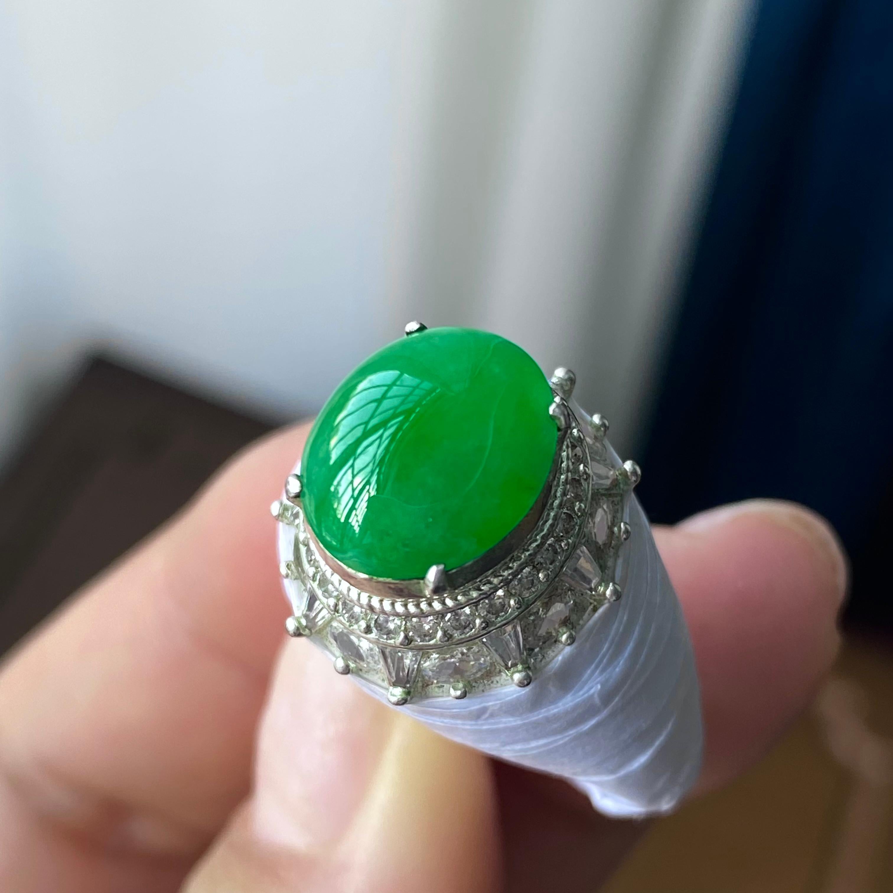 糯冰种满绿蛋面裸石（yc303868）