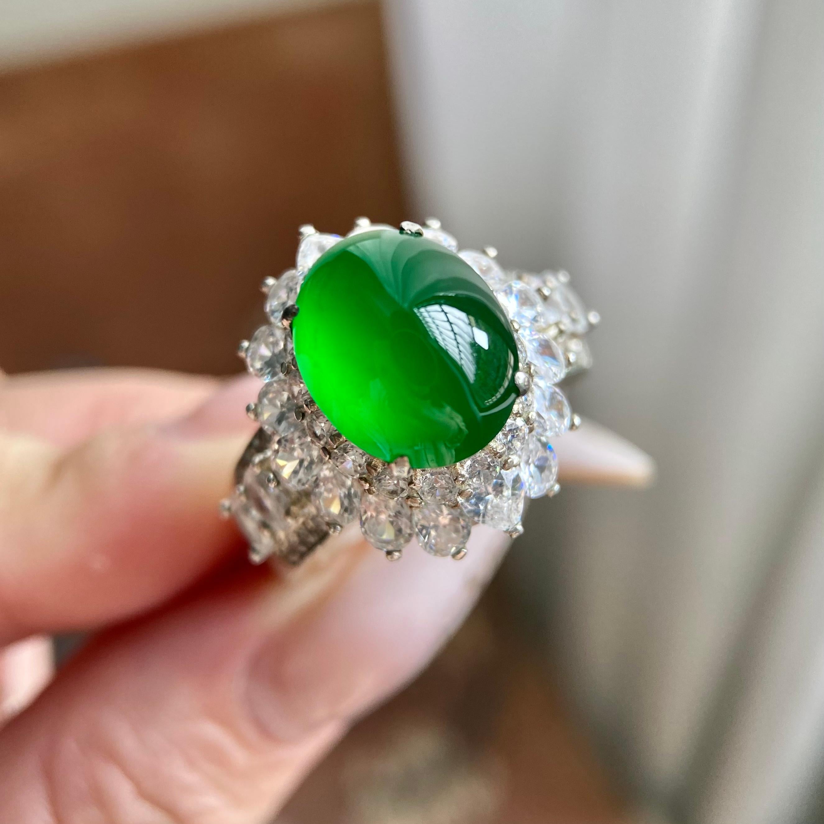 冰玻种帝王绿蛋面裸石（yc223611）