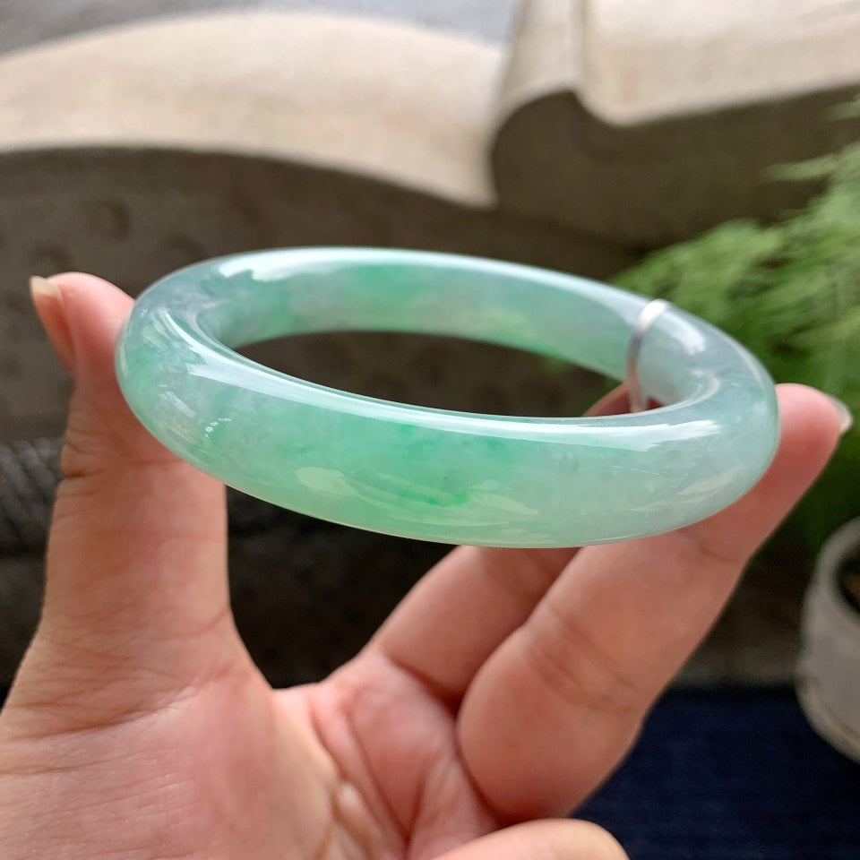 糯冰种飘绿圆条手镯（59.4mm）（yc096254）