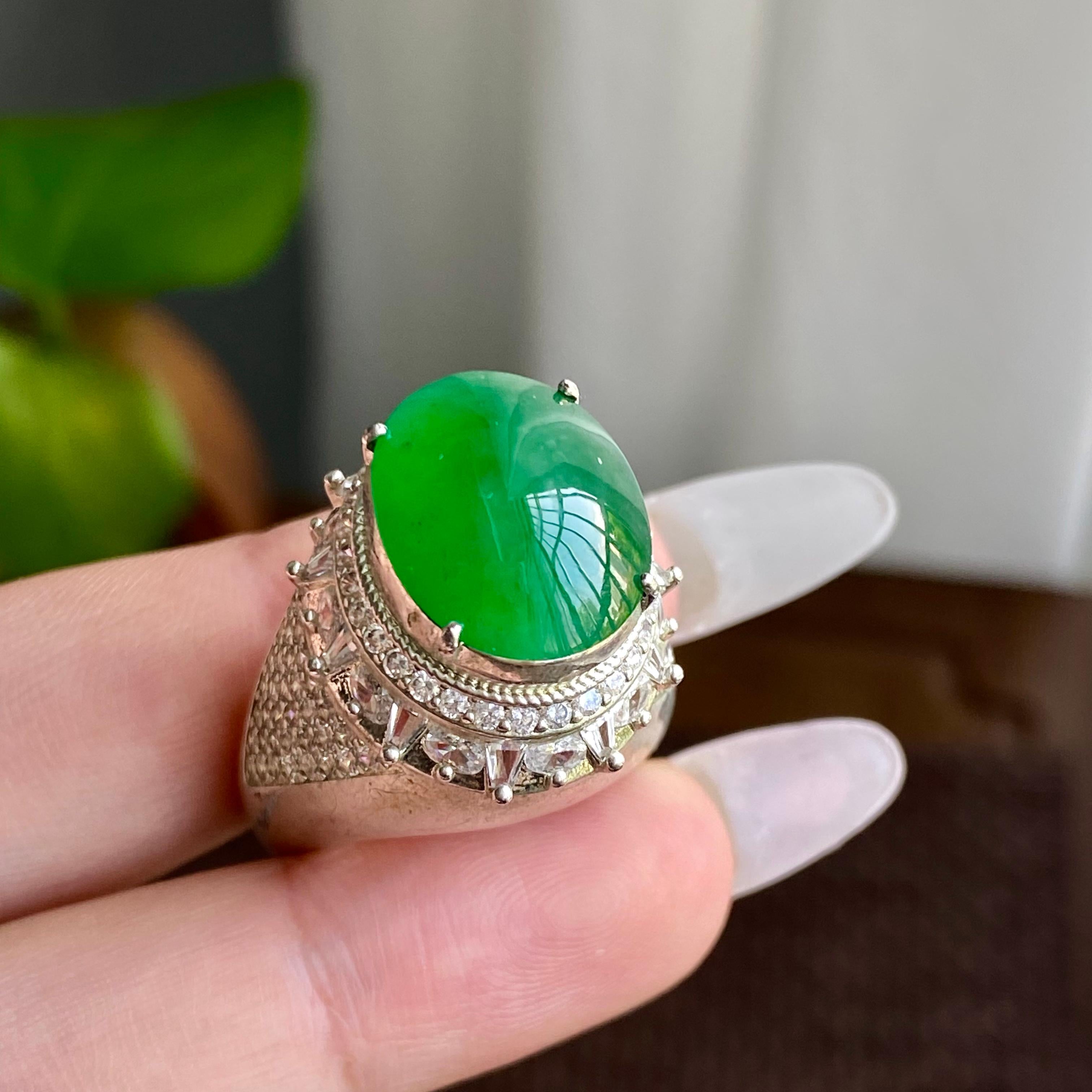 糯冰种满绿裸石蛋面（yc282937）