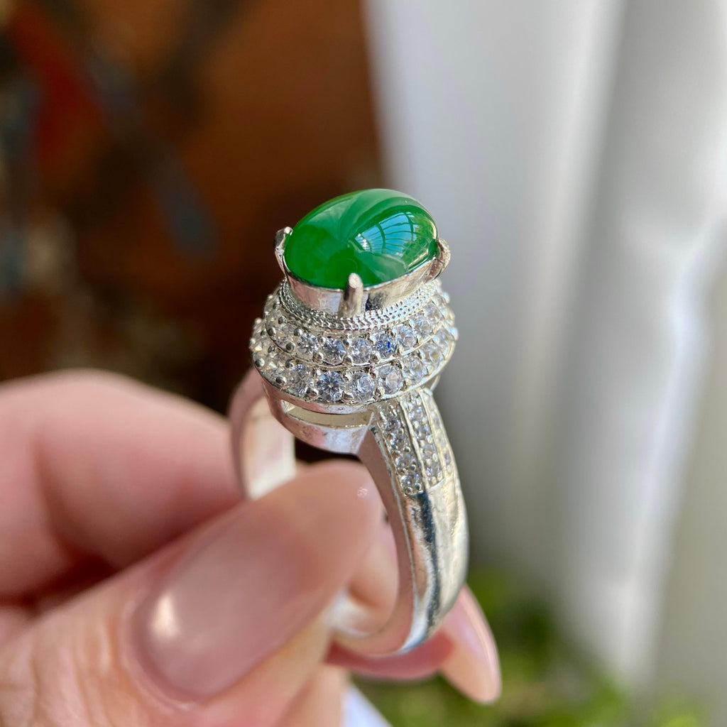 糯冰种辣阳绿椭圆戒面裸石（yc234487）