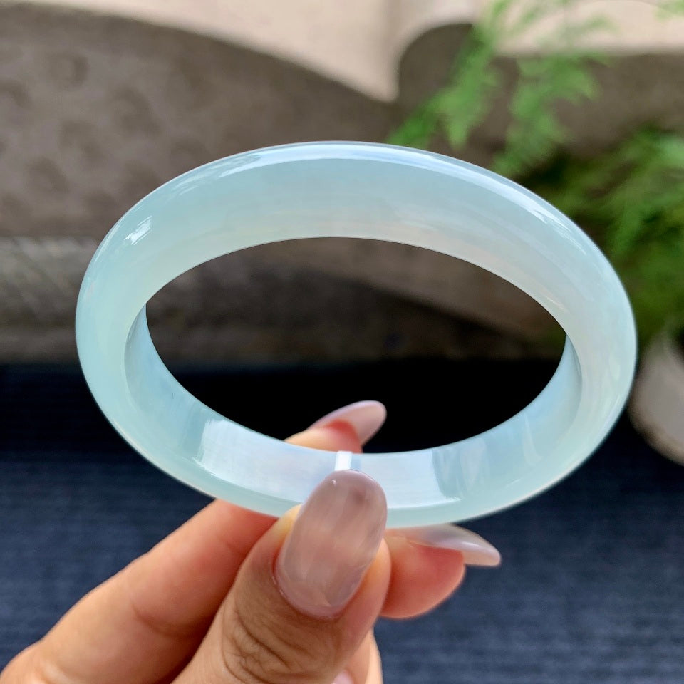 糯冰种淡蓝底贵妃手镯（54.7mm）（yc169902）