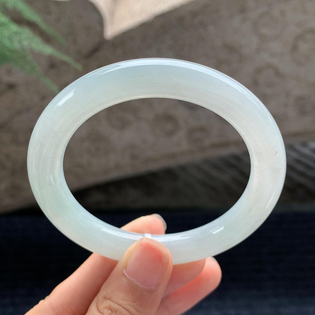 细糯种淡晴底圆条手镯 55圈 天然A货缅甸翡翠（yc694811）