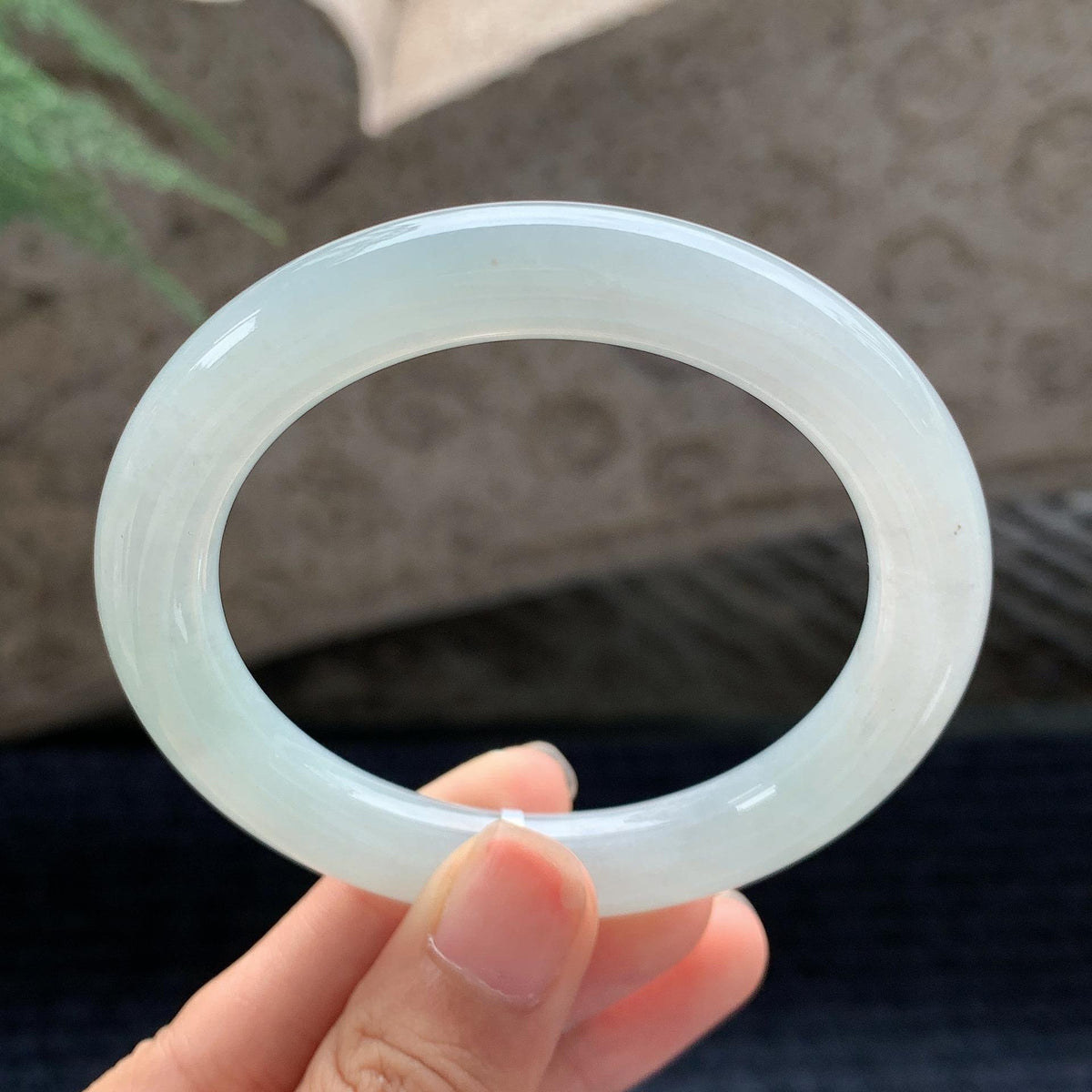 细糯种淡晴底圆条手镯 55圈 天然A货缅甸翡翠（yc694811）