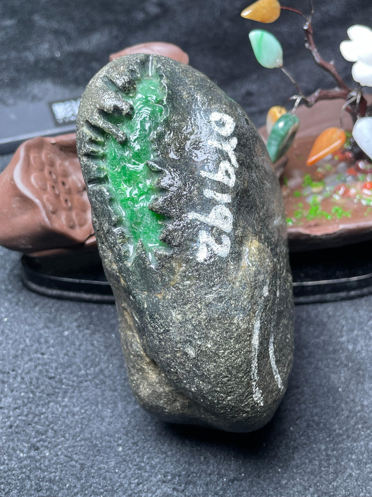 莫湾基辣阳绿开窗料（yc693768）