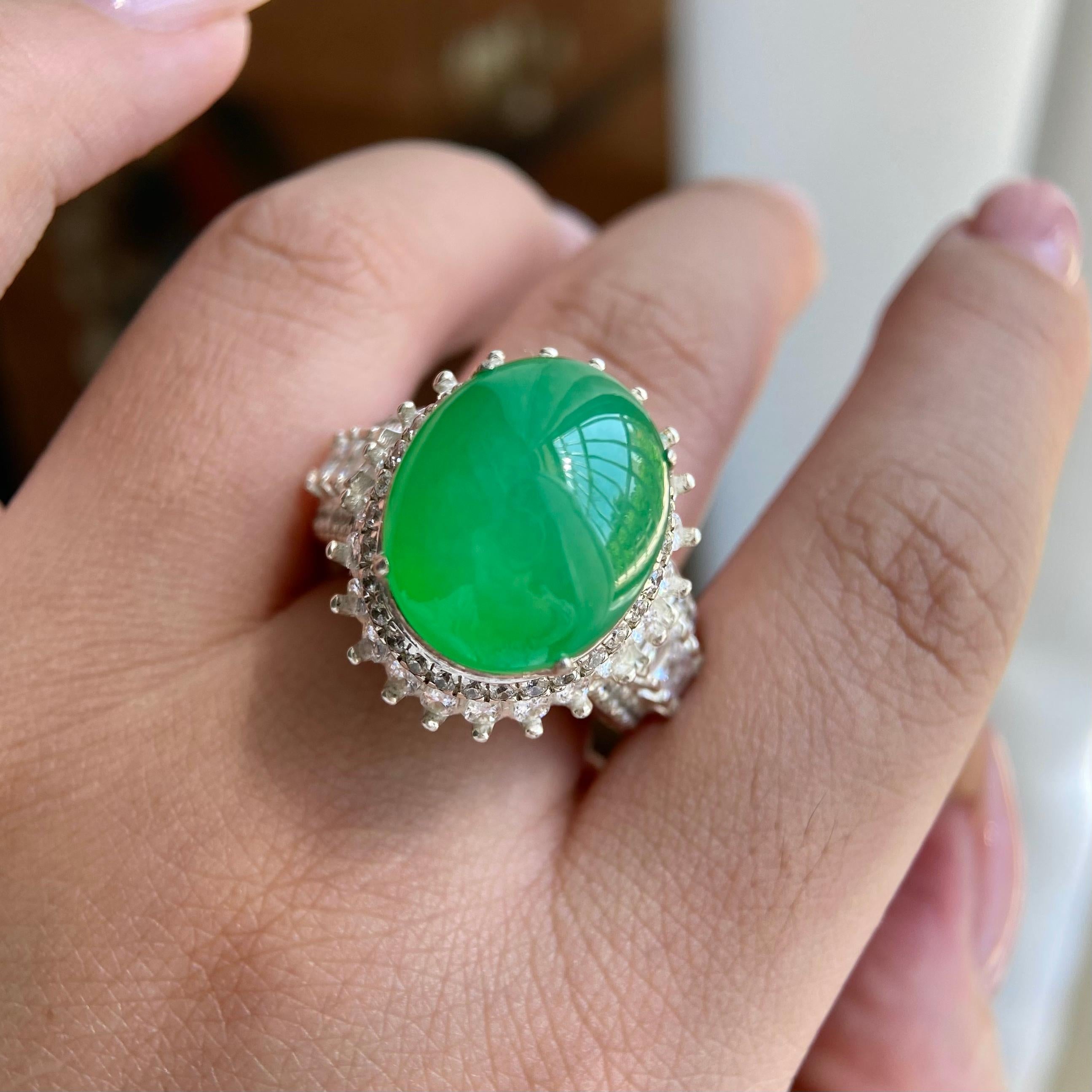 糯冰种果绿椭圆戒面裸石（yc234409）