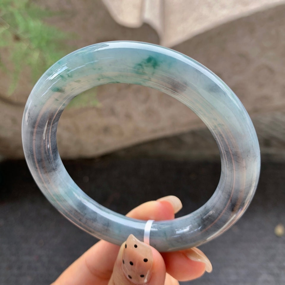 糯种乌鸡飘绿翡翠圆条手镯（57.2mm）（yc017423）