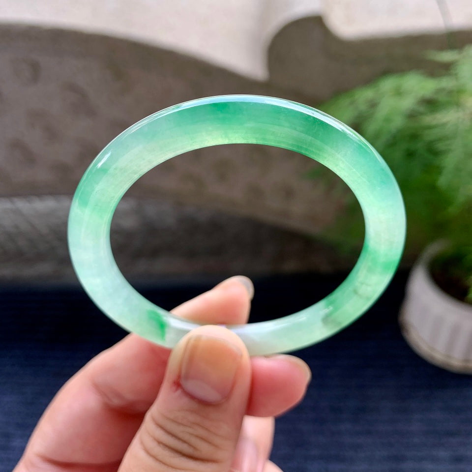 糯冰种飘绿圆条手镯（51mm）（yc117990）
