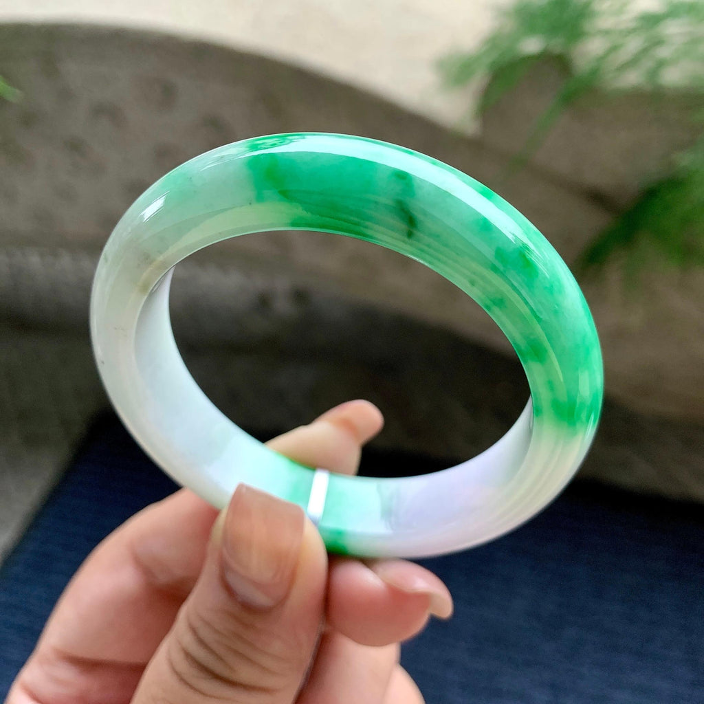 小圈口 细糯种淡粉底飘翠绿正圈平安镯 51.5圈口 天然缅甸A货翡翠（yc701168）