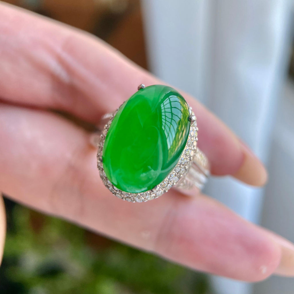 冰种阳绿椭圆戒面裸石（yc234252）