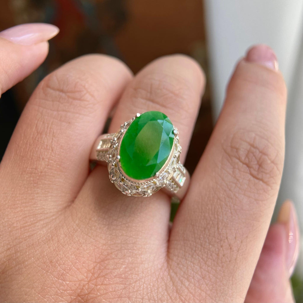 冰种辣阳绿宝石切割戒面裸石（yc234470）