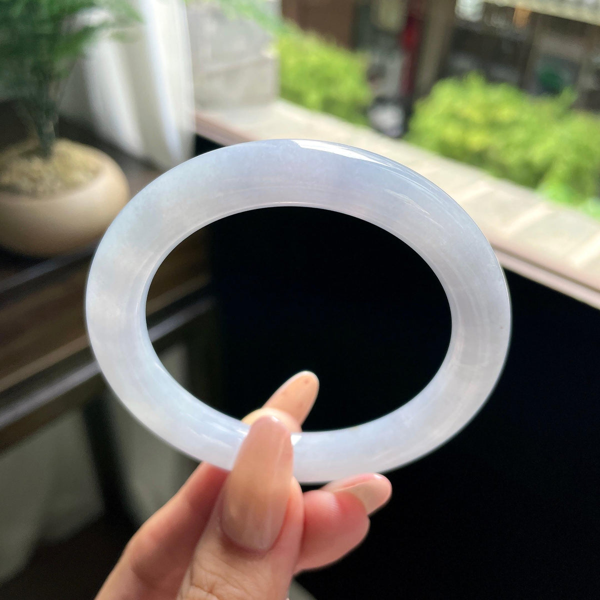 细糯种冰蓝底圆条美人条 54圈 天然缅甸A货翡翠（yc693167）