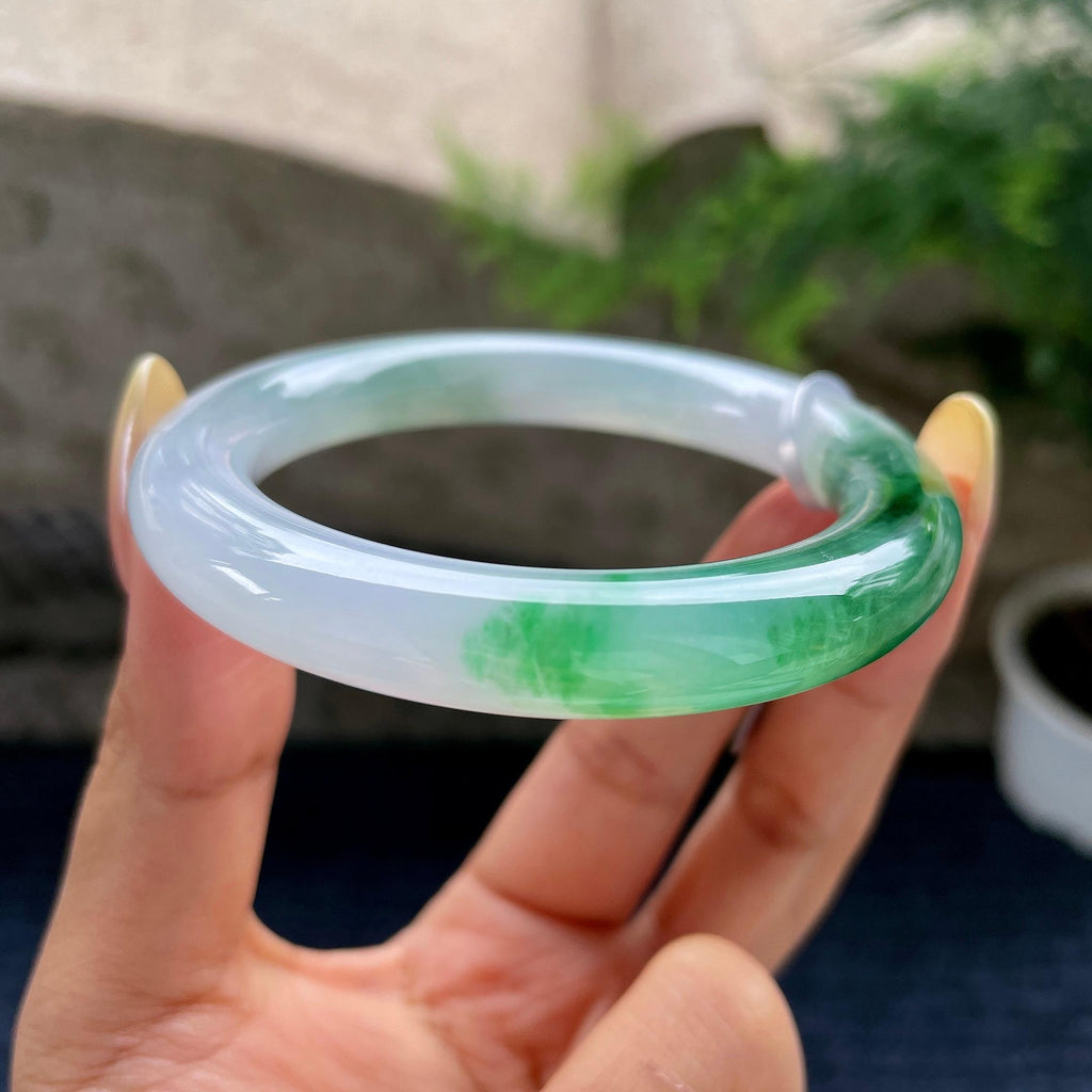 糯冰种飘绿圆条手镯54圈 （yc487040）