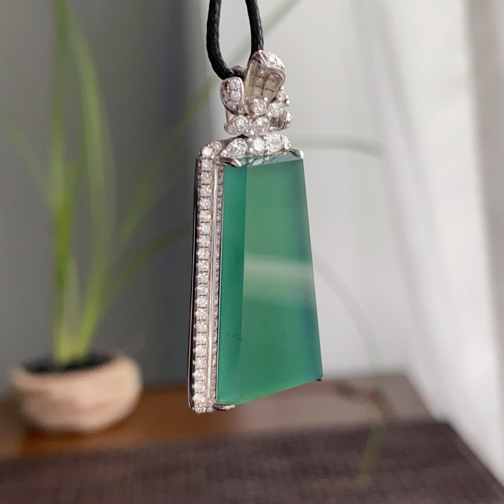 18k金钻镶冰种湖水绿无事牌吊坠（yc250216）