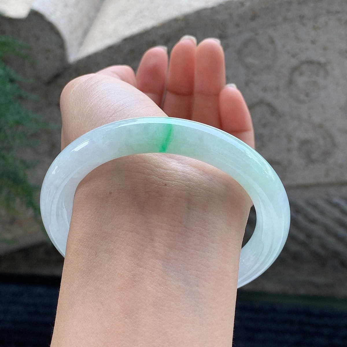 细糯种 白底青圆条手镯 56.5圈 天然缅甸A货翡翠（yc699550）