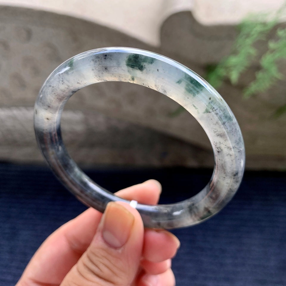 糯冰种乌鸡圆条手镯（55.5mm）（yc170445）