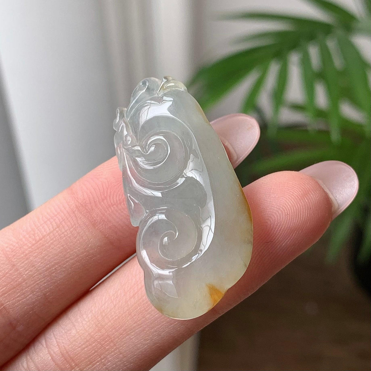 糯冰种飘黄翡如意吊坠 天然A货缅甸翡翠（yc693128）
