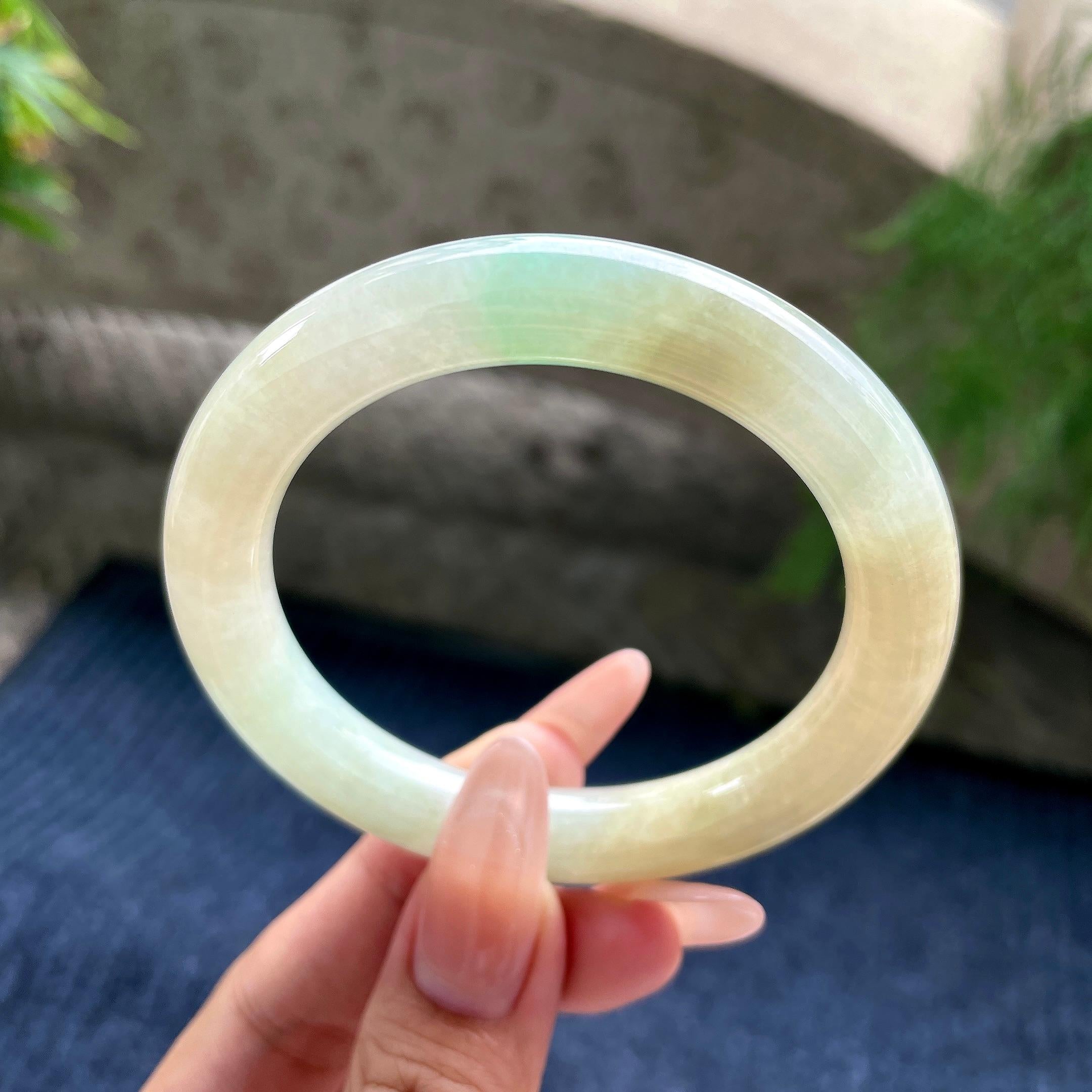 细糯种冰糖雪梨黄加绿圆条 54圈口 天然缅甸A货翡翠（yc530783）