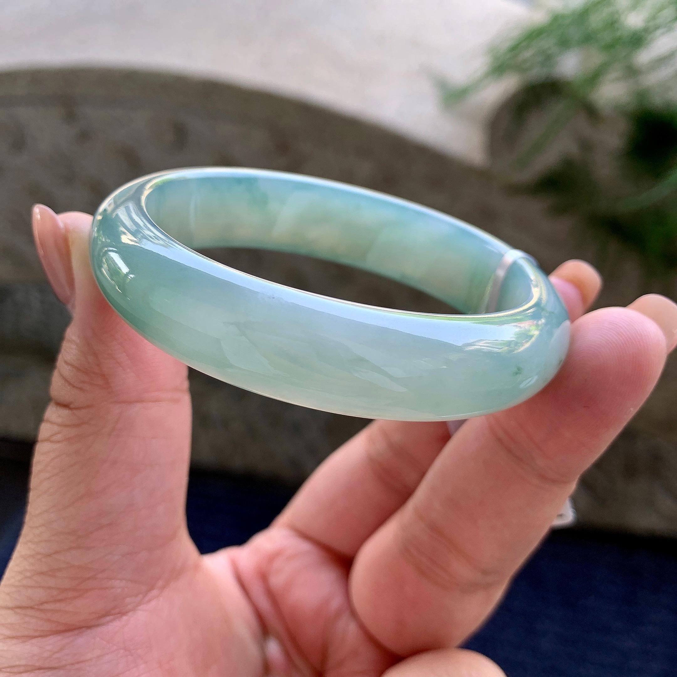 细糯种蓝底飘蓝花贵妃手镯 54.5圈口 天然缅甸A货翡翠（yc501088）