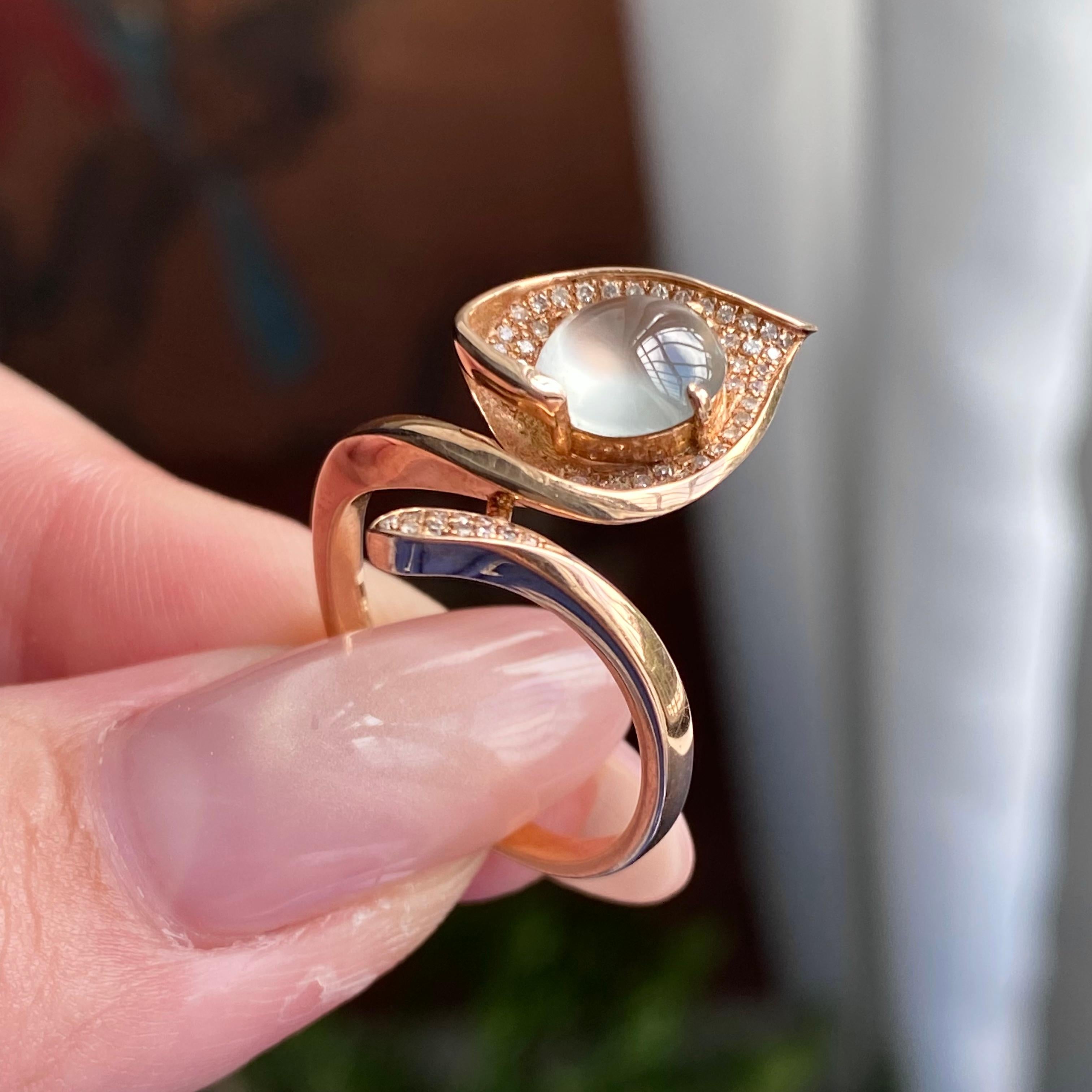 18k金钻镶冰玻种白月光蛋面戒指（yc235121）