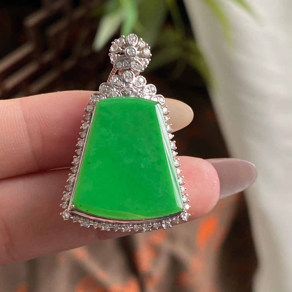 18k金钻镶冰种满绿无事牌吊坠（yc195123）