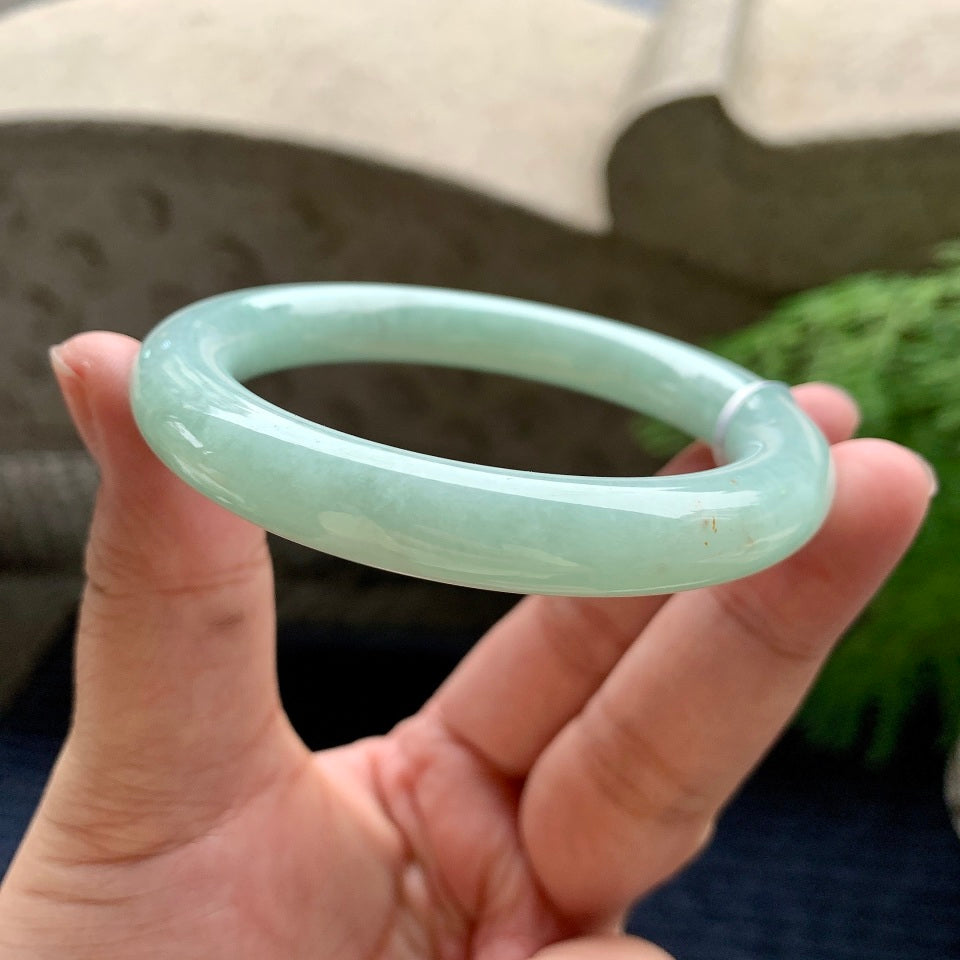 糯种豆绿色圆条手镯（56.6mm）（yc110725）