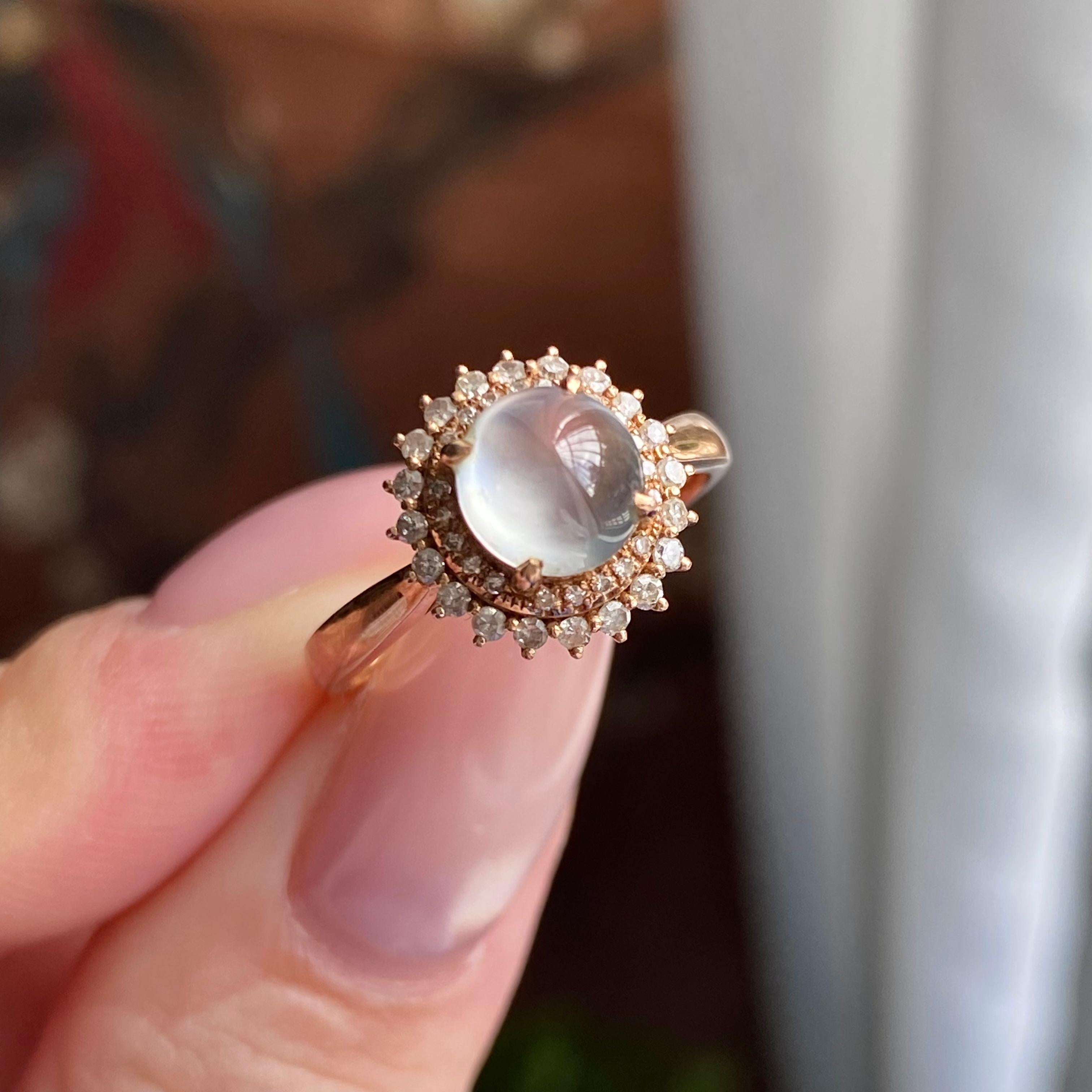 18k金钻镶冰玻种白月光蛋面戒指（yc235125）