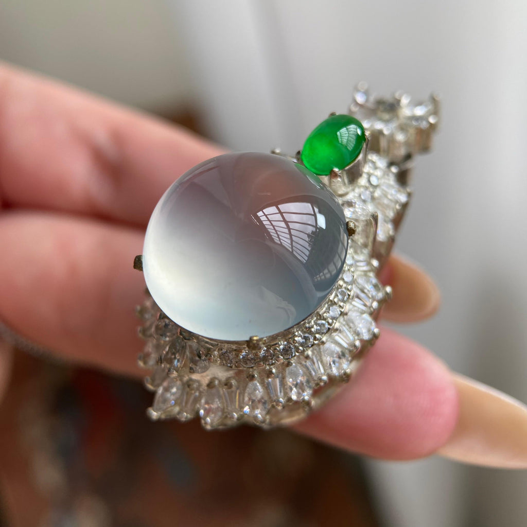 冰玻种白月光鸽子蛋吊坠裸石（yc223677）