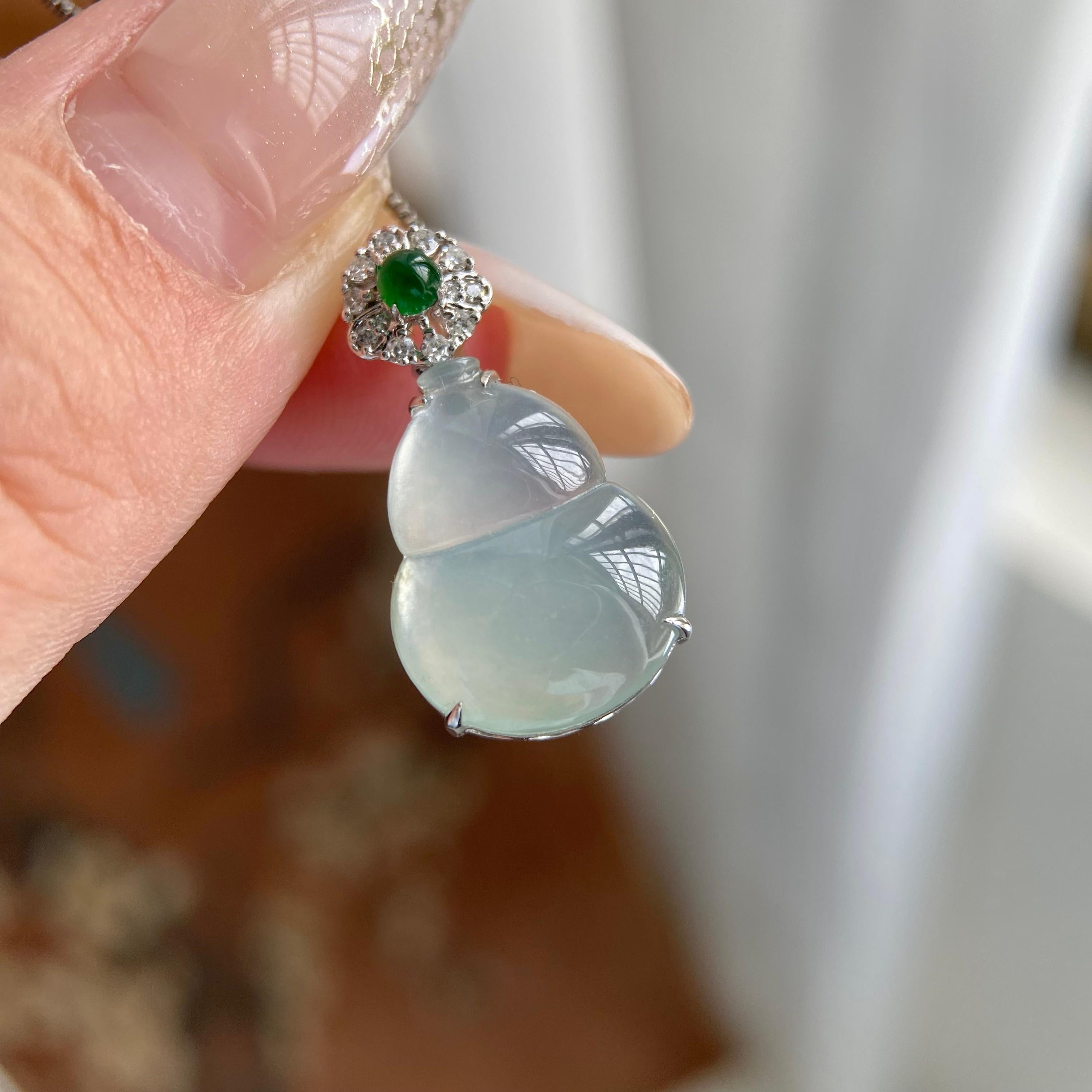 18k金钻镶冰种淡晴底葫芦吊坠（yc224543）