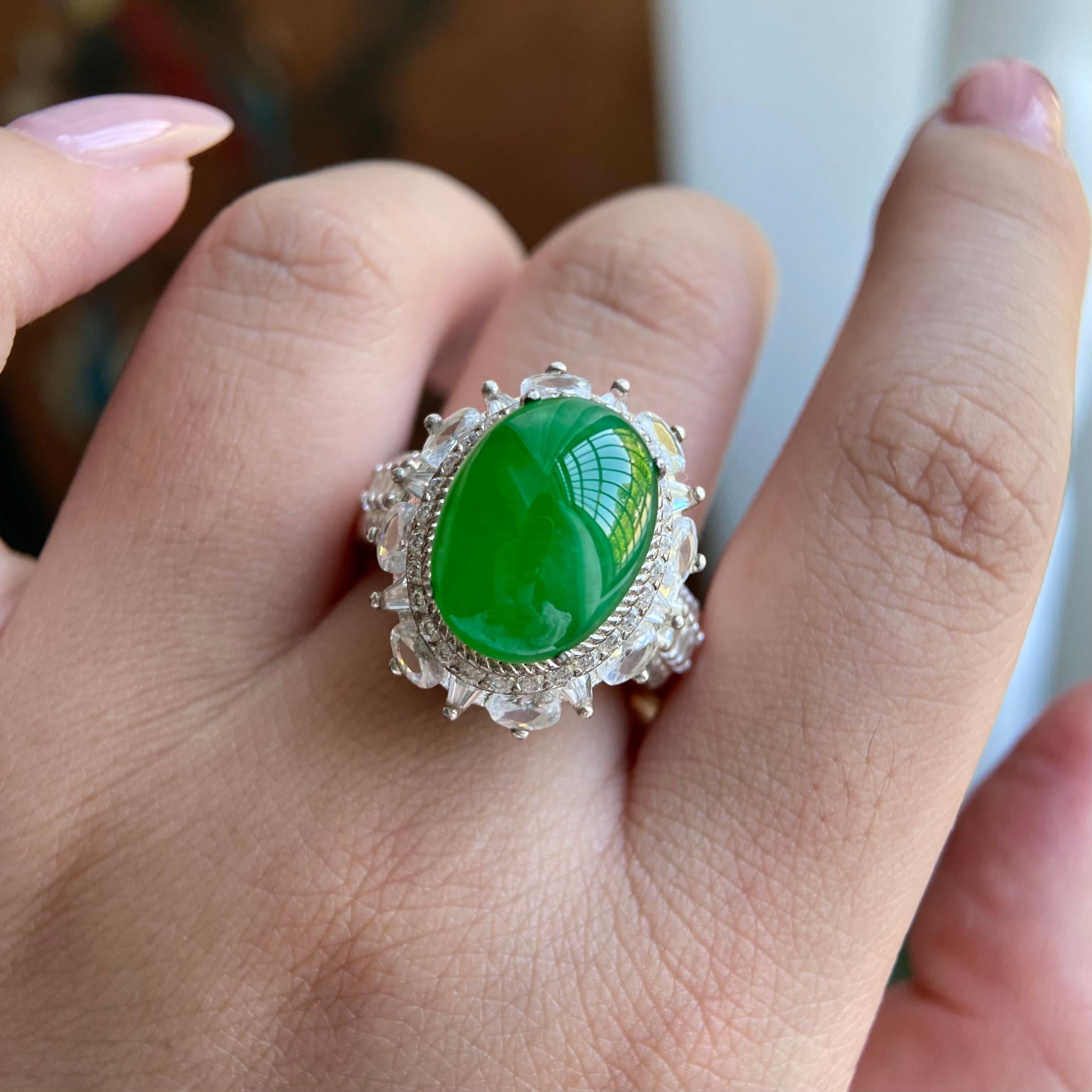 糯冰种阳绿椭圆戒面裸石（yc234217）