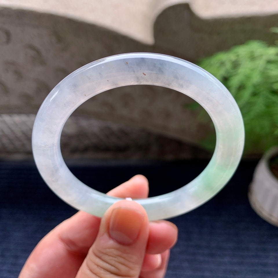 糯冰种乌鸡圆条手镯（55.6mm）（yc097806）