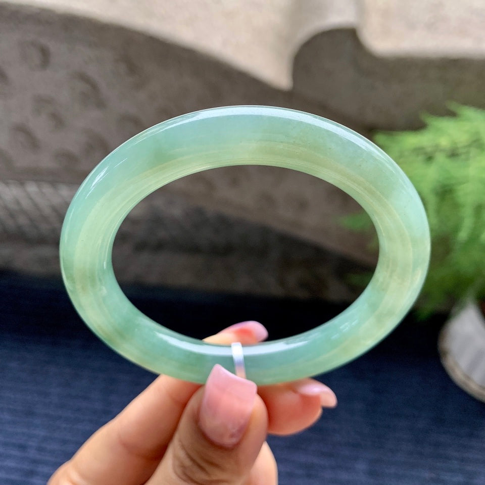 糯冰种油青色贵妃圆条手镯（55.7mm）（yc092181）