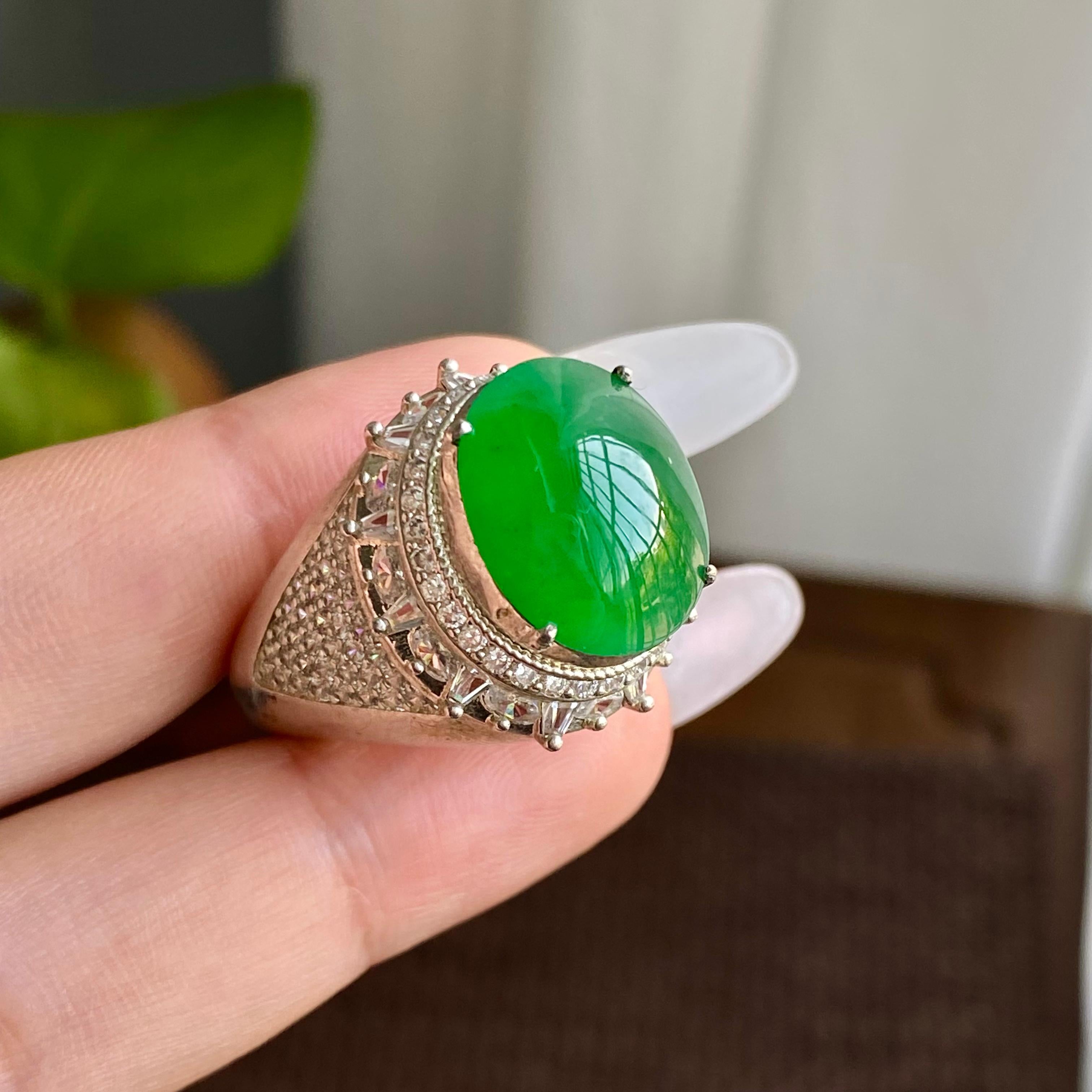 糯冰种满绿裸石蛋面（yc282937）