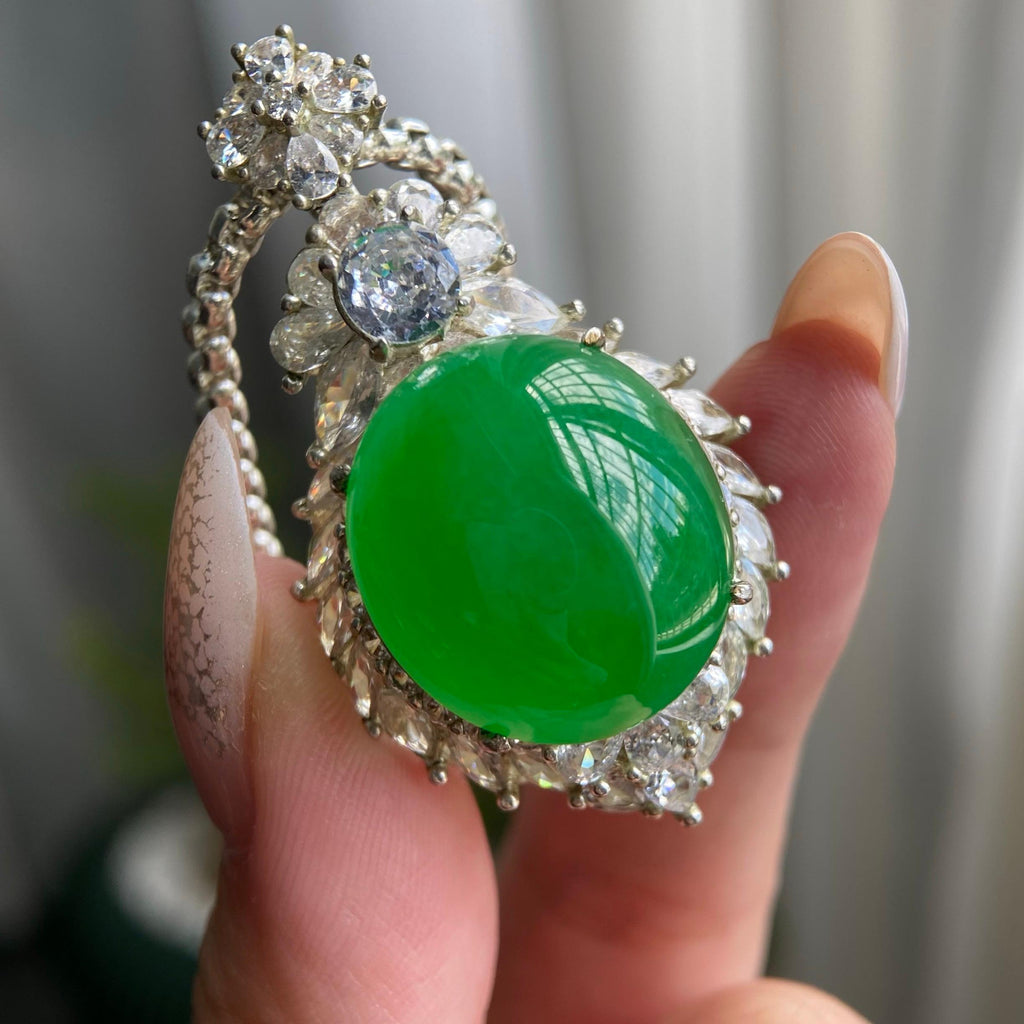 冰种阳绿鸽子蛋裸石（yc212939）