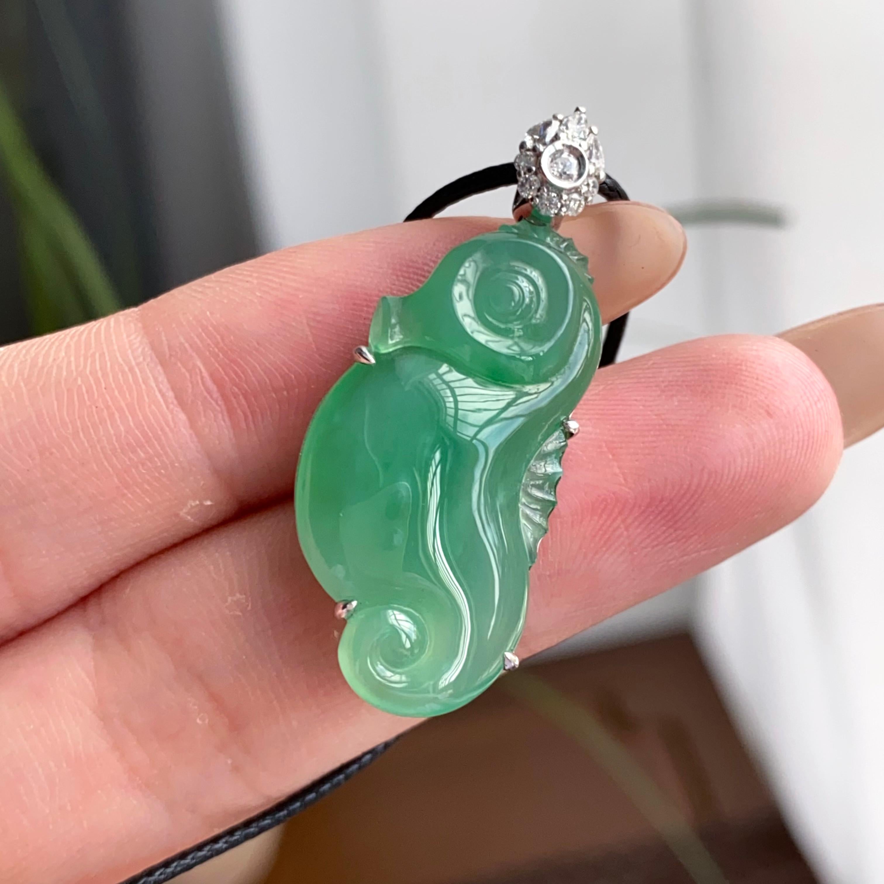 18k金钻镶冰种满绿海马吊坠（yc250171）