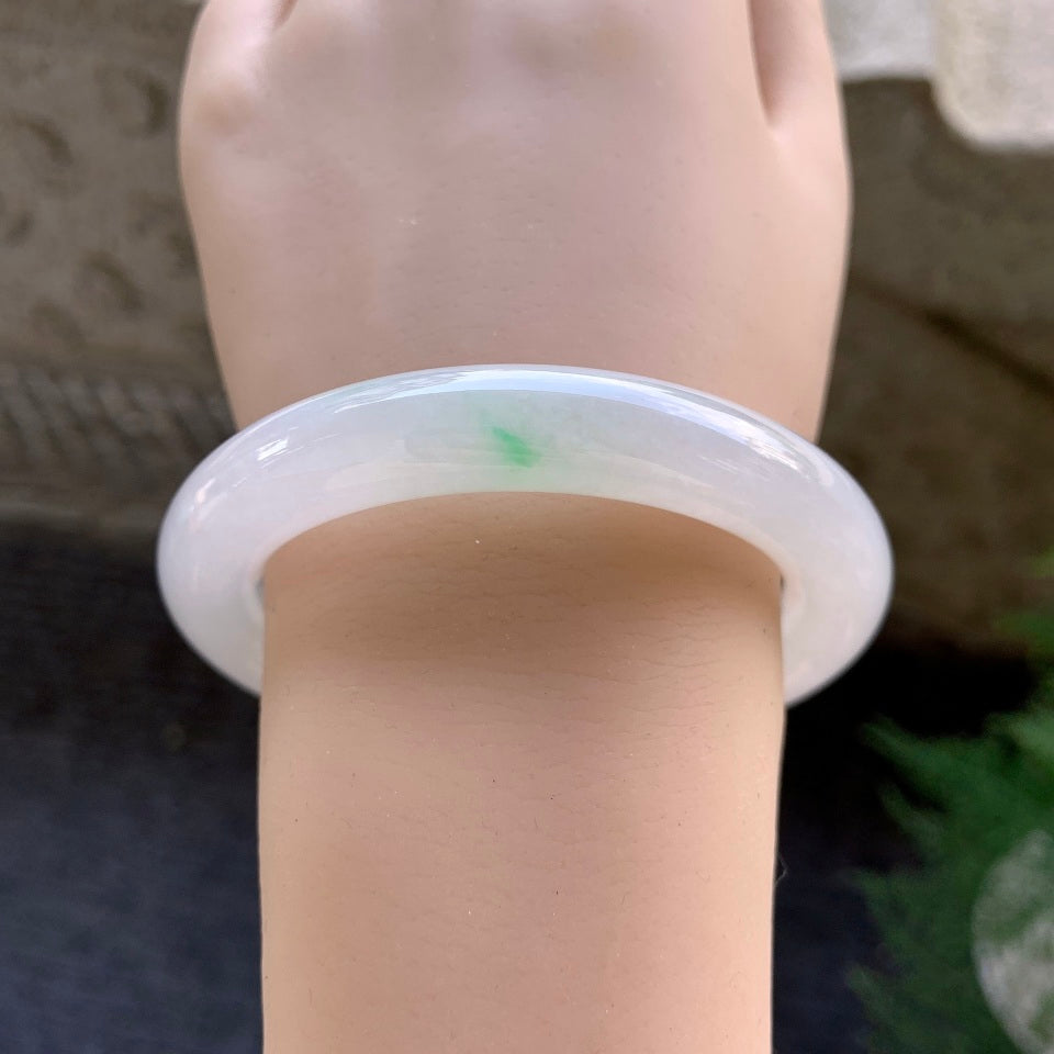 糯冰白月光飘绿圆条手镯（54.6mm）（yc029065）