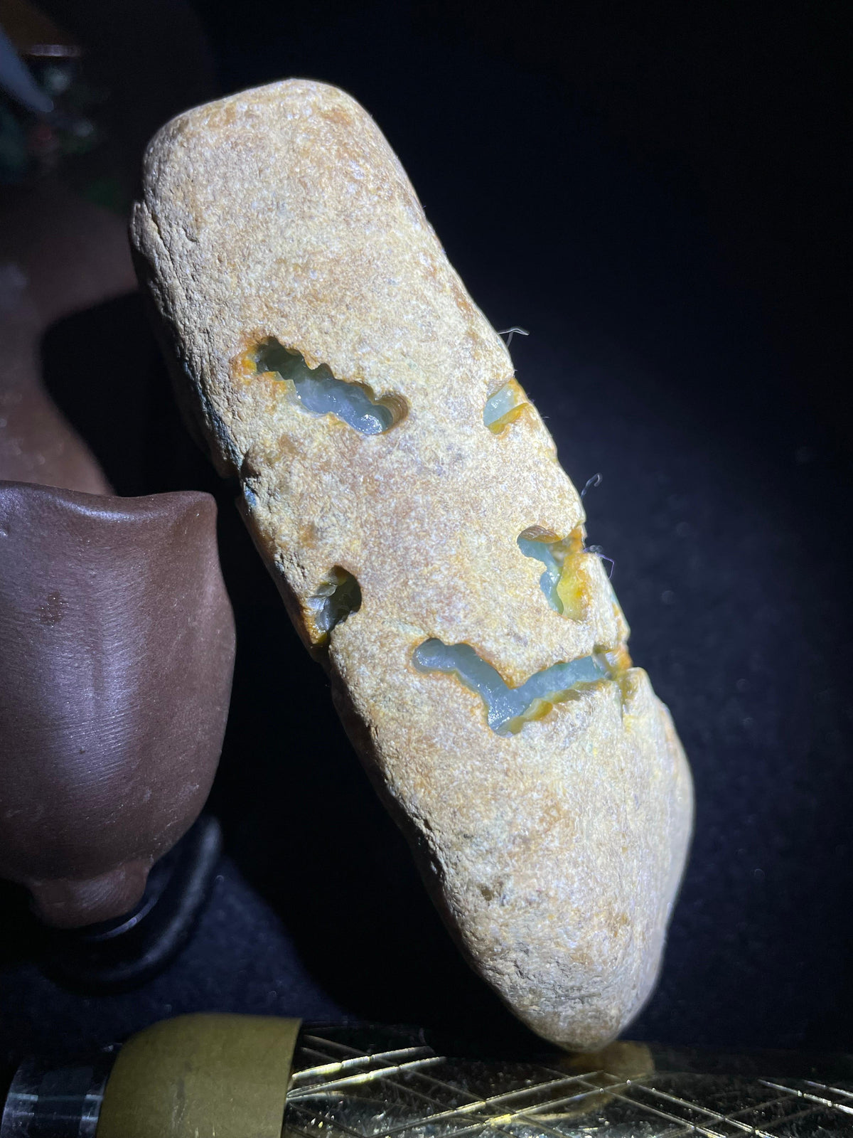 大马坎晴水飘黄飘花开窗手镯料（yc706719）