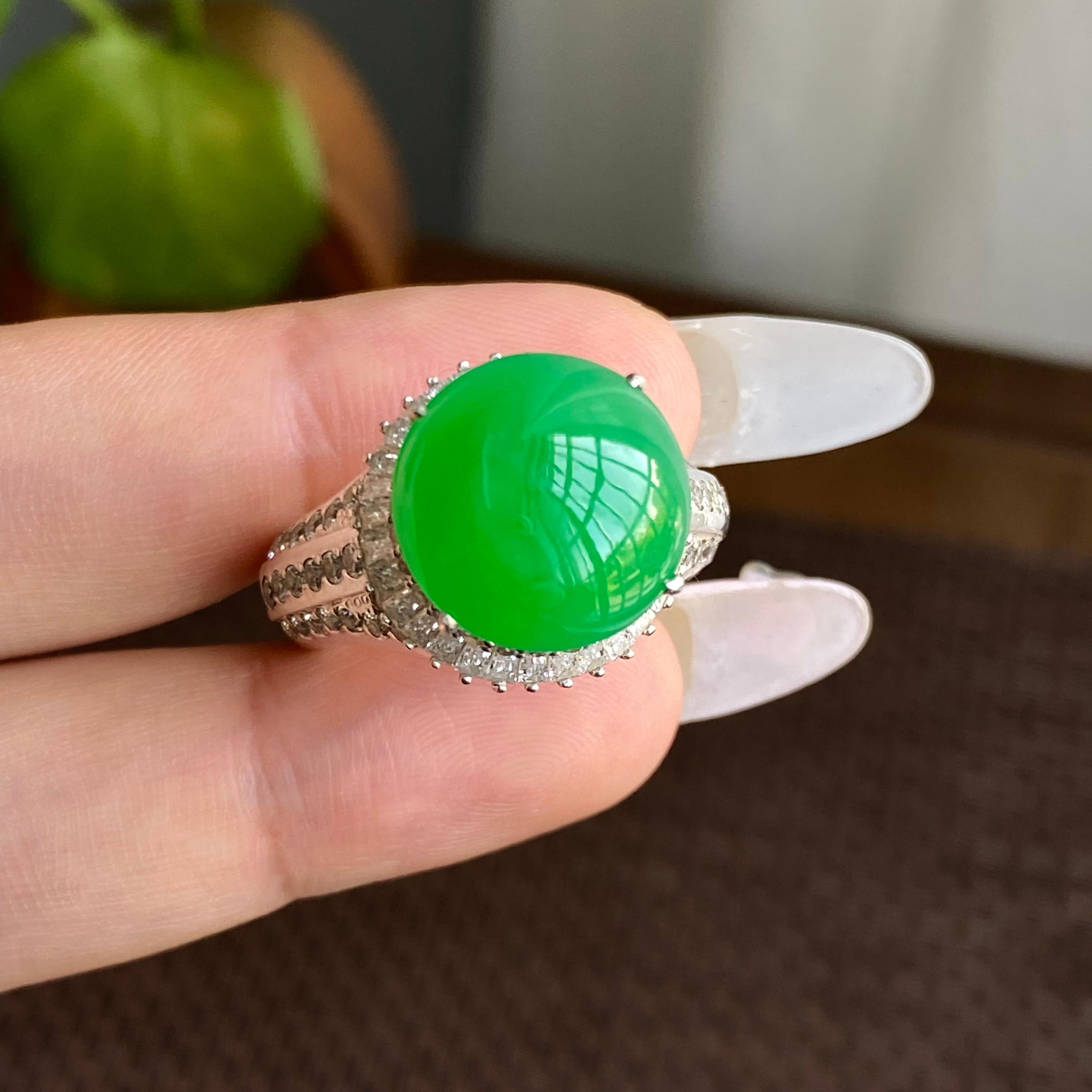 糯冰种满绿裸石蛋面（yc282940）